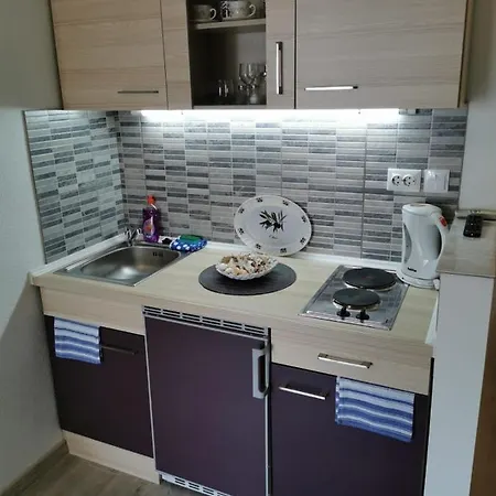 Deak Lägenhet Makarska